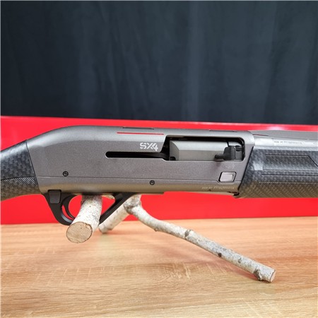 FUSIL SEMI-AUTOMATIQUE WINCHESTER SX4 HYBRID CARBON 12M